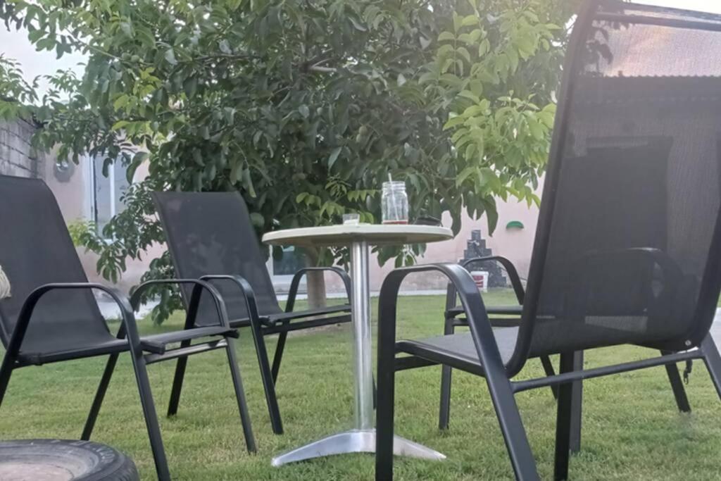 Το Άλλο Σπίτι... Aridaia Exterior foto